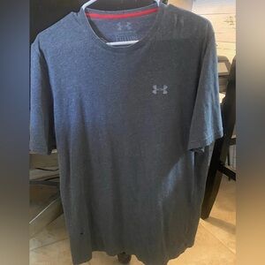 Under Armour loose fit charged cotton heat gear shirt